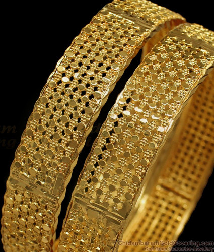 Incisive Gold Fancy Bracelet