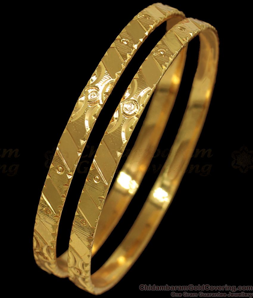 BR1768-2.6 Traditional Plain Design Gold Ethnic Bangles Daily Wear