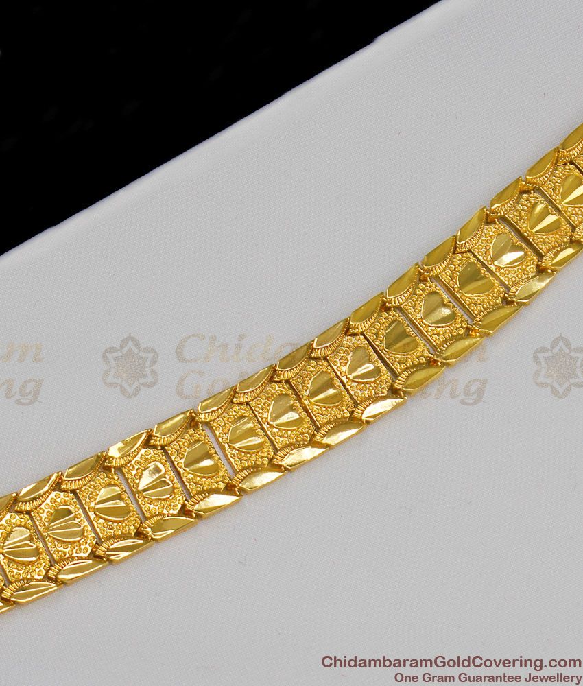 1 Gram Gold Plated With Diamond Sophisticated Design Bracelet For Men -  Style C628, गोल्ड प्लेटेड ब्रेसलेट - Soni Fashion, Rajkot | ID:  2851900621097
