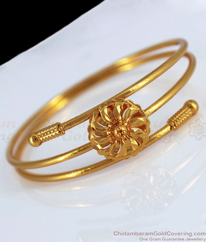 Buy MELORRA 18 kt Subtle Sundress Gold Bracelet at Amazonin