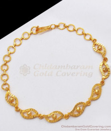 Perlée clovers bracelet small model 18K yellow gold Diamond  Van Cleef   Arpels
