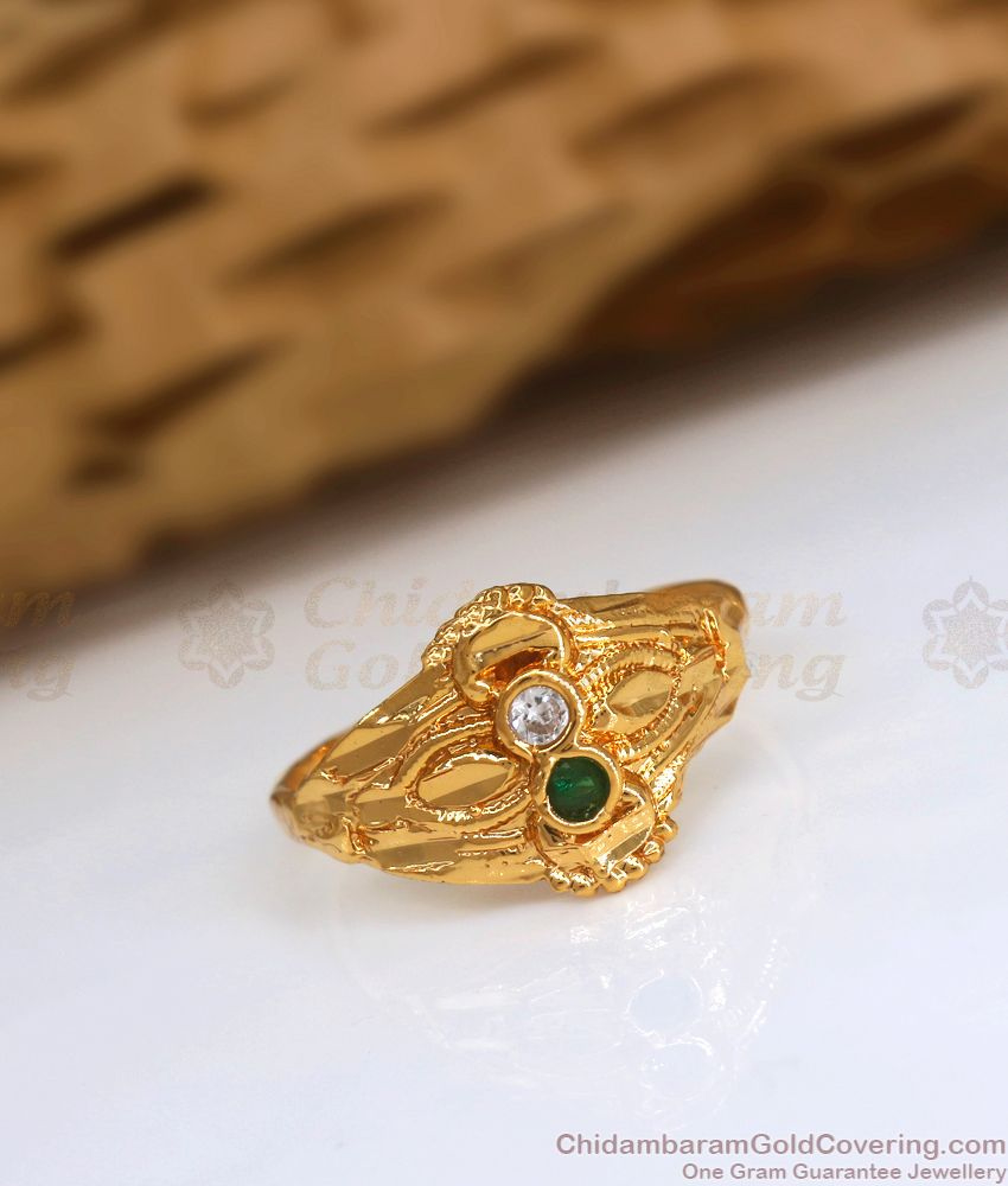 Light Weight Impon Finger Ring White Green Stone Design Fr1332