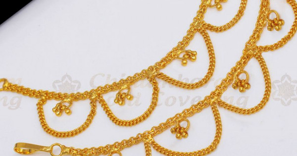 Traditional Gold Maattal Hook Type Hair Ornament MATT102