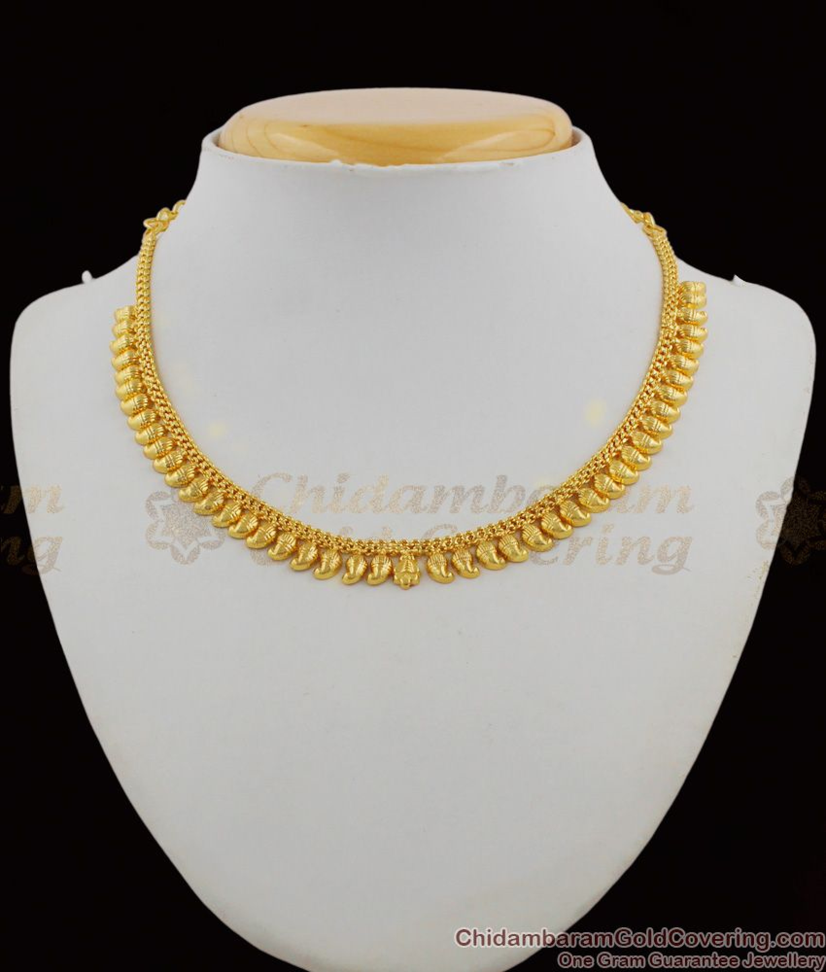 Beautiful Gold Choker Necklace Traditional Mullaipoo Kerala Design ...